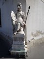 Varosvedo Athene szobra a Szentharomsag teren